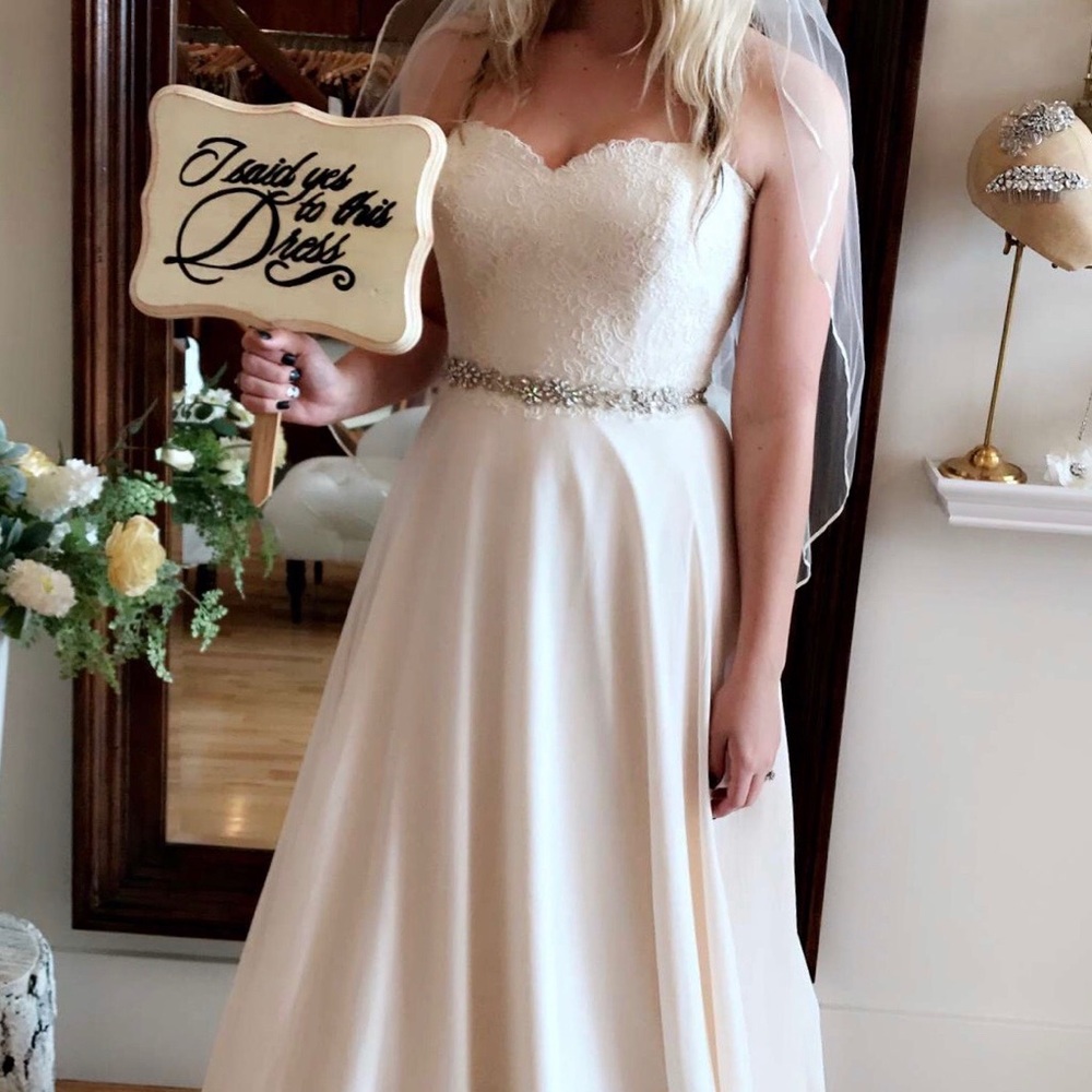 💖💕💍 GORGEOUS pure silk NWT wedding dress 💍💕💖